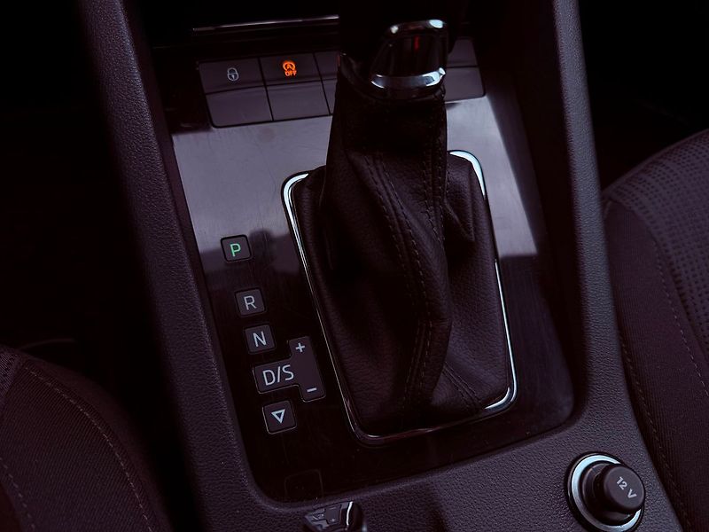 Škoda Octavia 2.0 TDi DSG Style, ČR - fotka 22 z 28