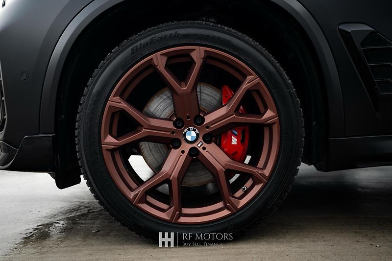 BMW X5 (2024) xDrive40i mHEV 280kW - fotka 15 z 55