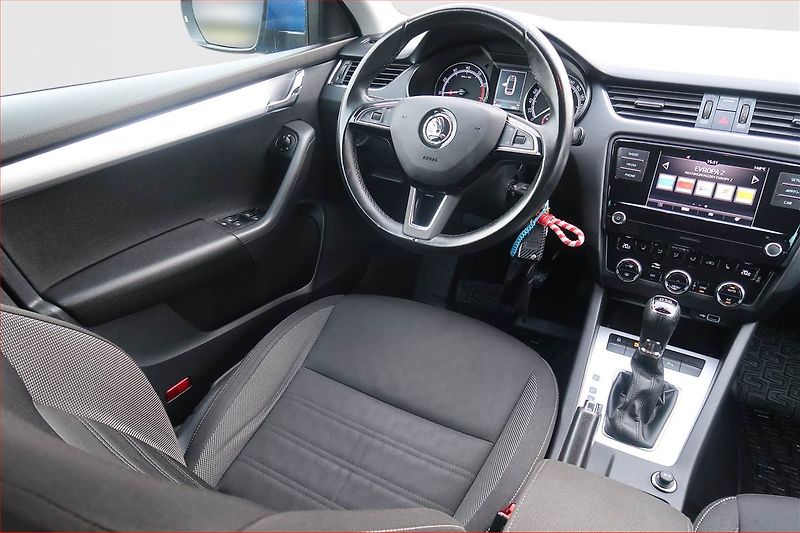 Škoda Octavia (2019) Ambition 1.5 TSI G-TEC - fotka 7 z 19