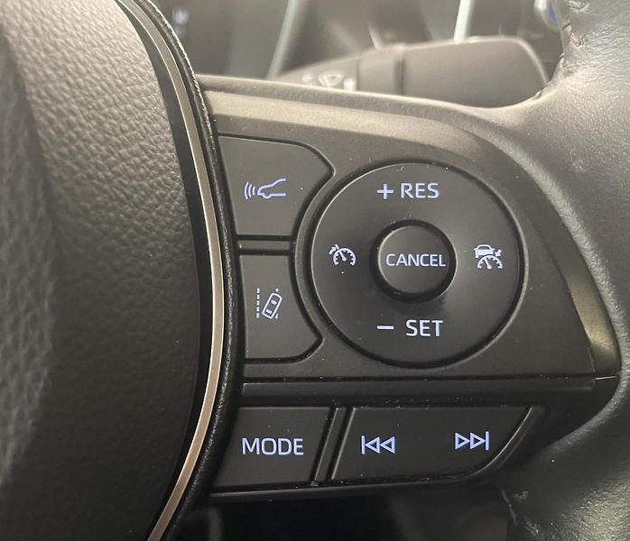 Toyota Corolla 1.8 Hybrid Active, e-CVT, ČR - fotka 16 z 25