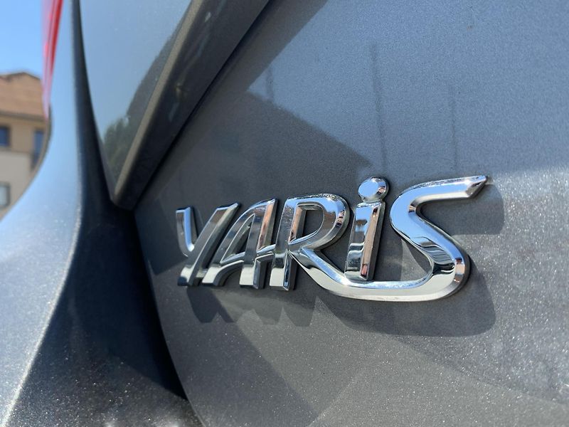 Toyota Yaris SELECTION 1,5 HYBRID 74kW AT - fotka 24 z 26