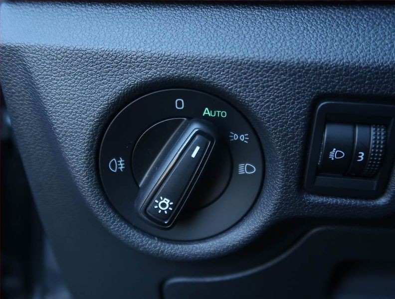 Škoda Kamiq (2023) 1.5 TSI - fotka 16 z 19