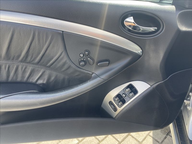 Mercedes-Benz CLK 3,0 i V6 170kw Ambiente TOP st - fotka 23 z 41
