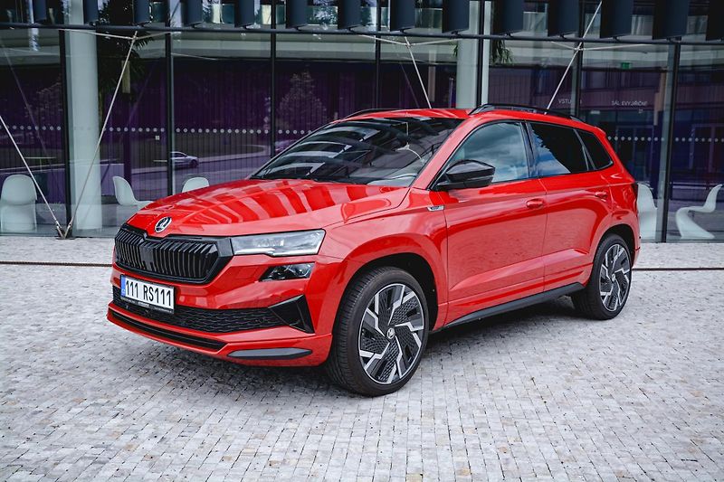 Škoda Karoq (2023) Sportline Exclusive 2,0 TSI 14 - fotka 8 z 37