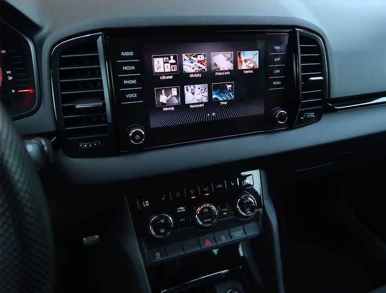 Škoda Karoq (2023) Sportline 1.5 TSI, Sport-Line - fotka 16 z 20