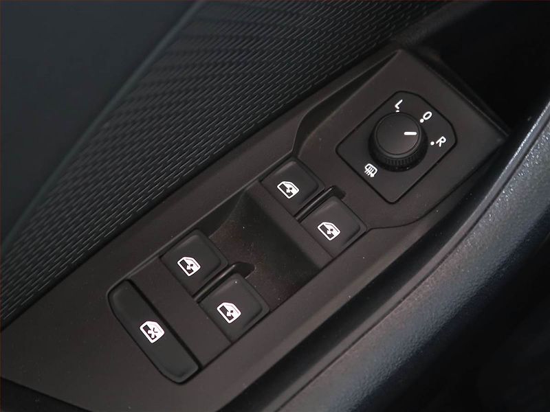 Škoda Octavia (2021) Ambition 1.0 TSI, ČR,1.maj - fotka 16 z 16