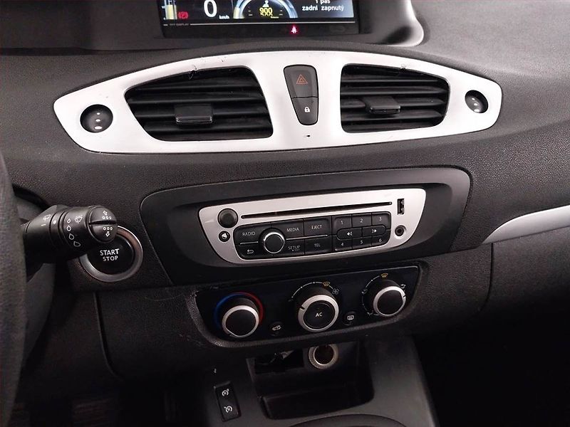 Renault Scénic (2012) 1.5 dCi, po STK, Tažné - fotka 12 z 18
