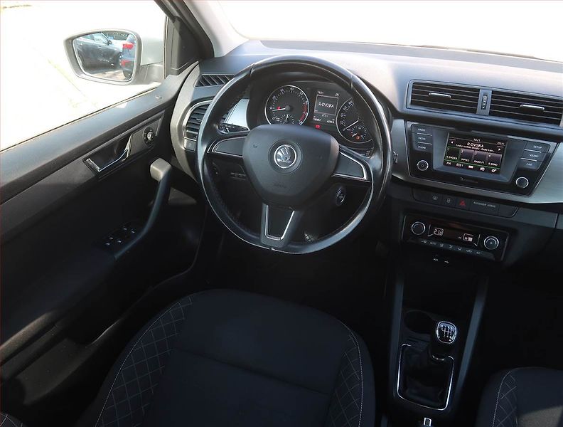 Škoda Fabia (2015) Style 1.2 TSI, ČR,1.maj - fotka 7 z 19