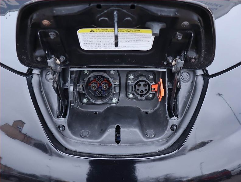 Nissan Leaf (2012) 24 kWh, SoH 62%, Automat - fotka 17 z 17