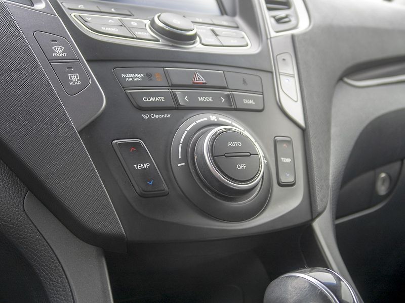 Hyundai Santa Fe (2013) ČR 11/13 2.2D 145KW – VÝBAVA - fotka 32 z 61