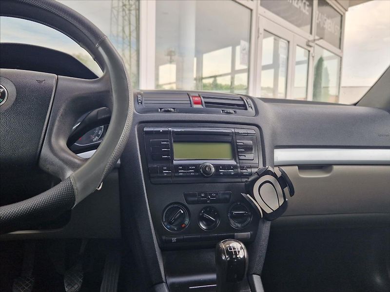 Škoda Octavia 2,0 TDi 103kW AC NOVÝ OLEJ - fotka 23 z 31