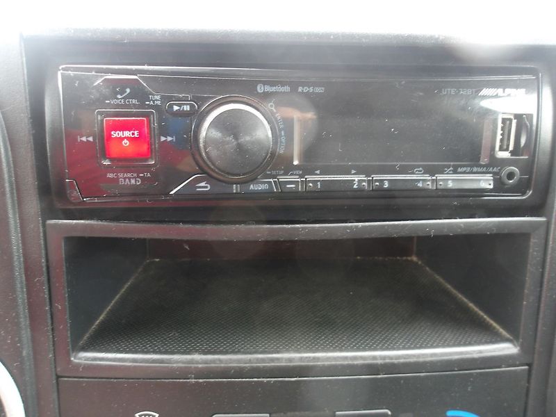 Peugeot Partner 1,6HDi 3 MÍSTA !!! 1.MAJITEL ! - fotka 25 z 30