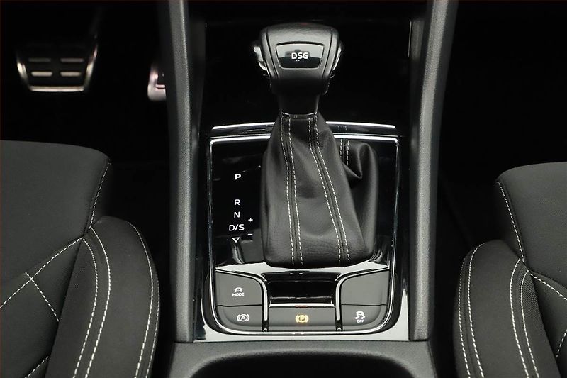 Škoda Karoq (2020) Sportline 1.5 TSI - fotka 12 z 16