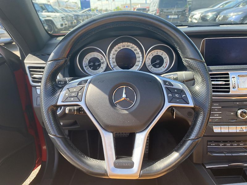 Mercedes-Benz Třídy E E 500 AMG Cabrio - fotka 12 z 25