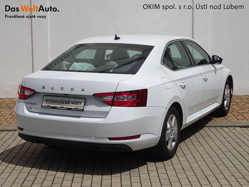 Škoda Superb (2022) 2,0TDi /110kW DSG Ambition - fotka 2 z 26