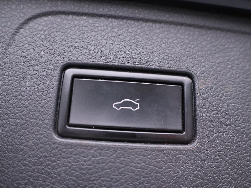 Volkswagen Passat 2,0 TDI 110kW DSG Elegance - fotka 11 z 37