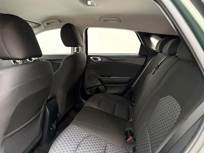 Kia Ceed 1.5 T-GDI 118kW Spin DCT - fotka 11 z 12