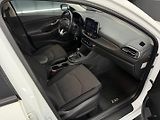 Hyundai i30 (2022) CW 1.5 T-GDi mHEV Family DCT - náhled 13
