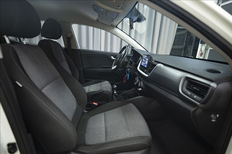 Kia Stonic 1,2 CVVT 1. MAJITEL ČR DPH - fotka 8 z 32