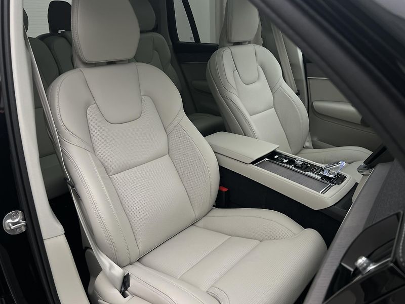 Volvo XC90 (2026) T8 AWD AUT RECHARGE DARK PLUS - fotka 28 z 49