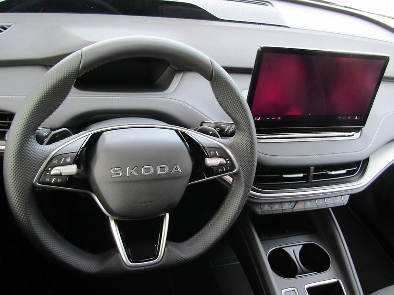 Škoda Enyaq (2026) Sportline 85x 82 kWh 210 kW 1° - fotka 15 z 29