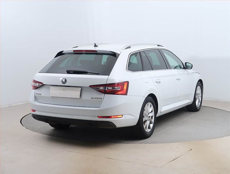 Škoda Superb (2017) Style Plus 2.0 TDI, Automat - fotka 5 z 16