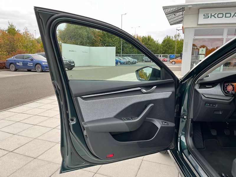 Škoda Octavia 1.5 TSI 110kW TOP SELECTION - fotka 21 z 28