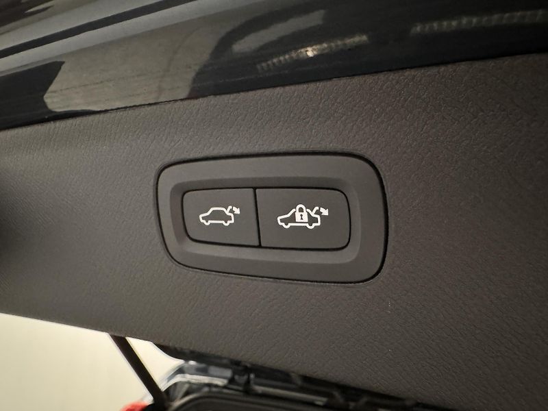 Volvo XC90 T8 AWD RECHARGE DARK PLUS CZ  - fotka 26 z 51