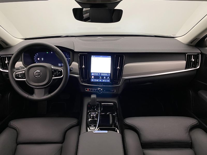 Volvo V90 T6 AWD PLUG-IN DARK PLUS AUT - fotka 2 z 59
