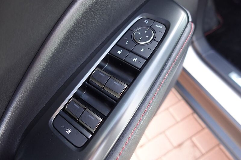 Lexus LBX 1.5 HEV Emotion Advanced FWD - fotka 11 z 34
