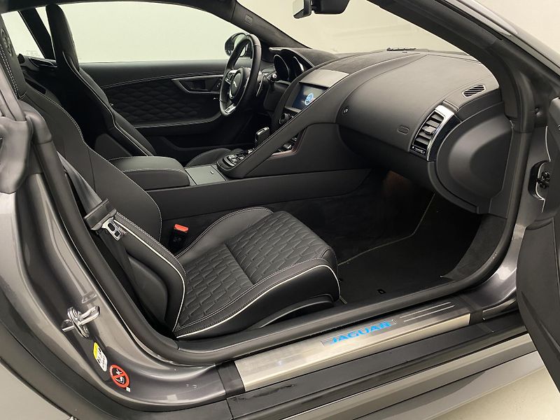 Jaguar F-Type SVR 5.0 423kW AWD CZ REZERVACE - fotka 20 z 42