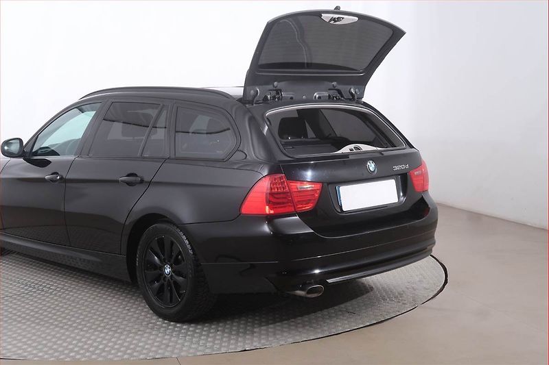 BMW Řada 3 (2012) 320 d xDrive, 4X4, Automat - fotka 26 z 26