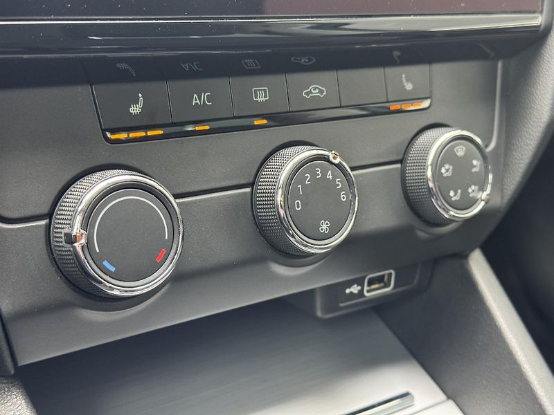Škoda Octavia (2018) III 1.5TSi MAN Ambition+, RZV - fotka 38 z 47