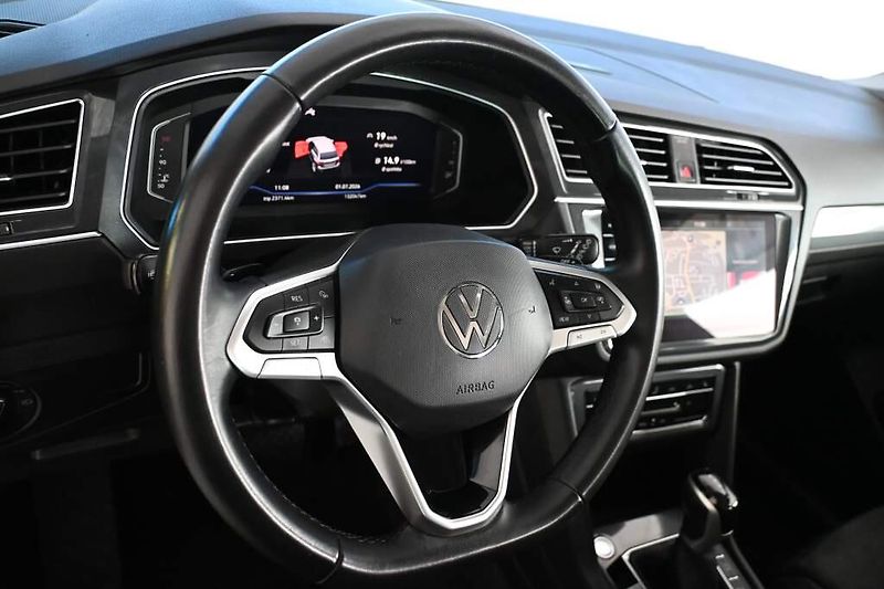 Volkswagen Tiguan (2023) 2.0 4MOTION LED DSG Life ACC T - fotka 13 z 37