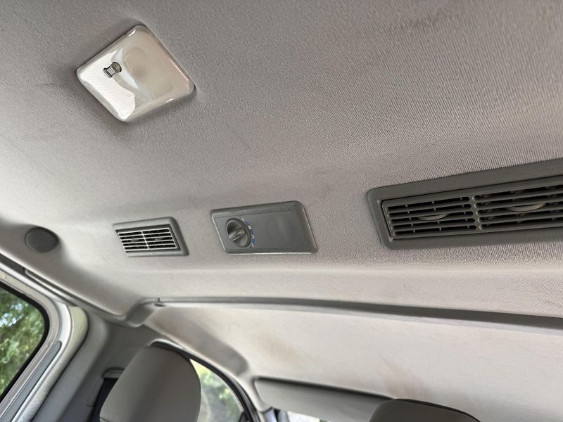Opel Vivaro 2.0CDTI 84Kw L2 - 9.Mist - fotka 13 z 17