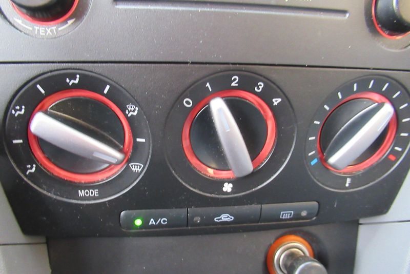 Mazda 3 1.4 16V KLIMA PŮVOD ČR - fotka 12 z 20