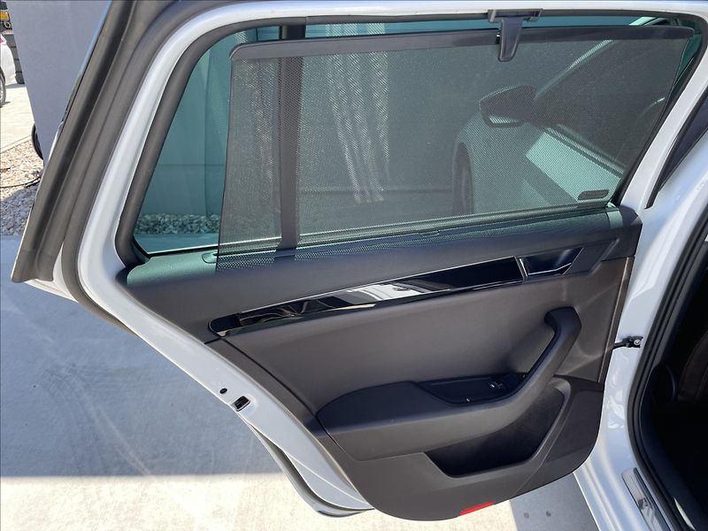 Škoda Superb 2,0 TDI 140KW 4X4 L&K DSG,ČR. - fotka 29 z 36