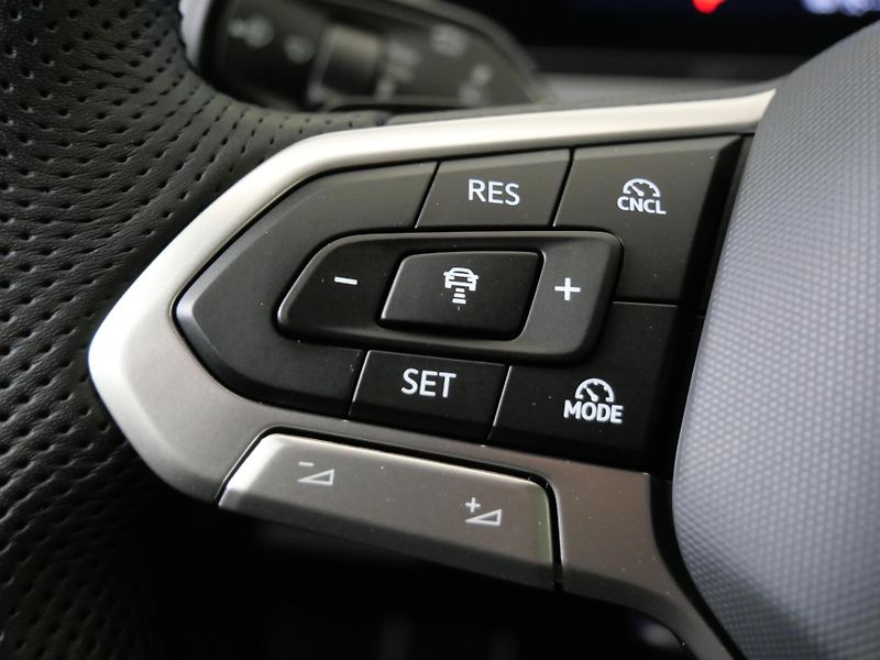 Volkswagen Tiguan - fotka 13 z 26