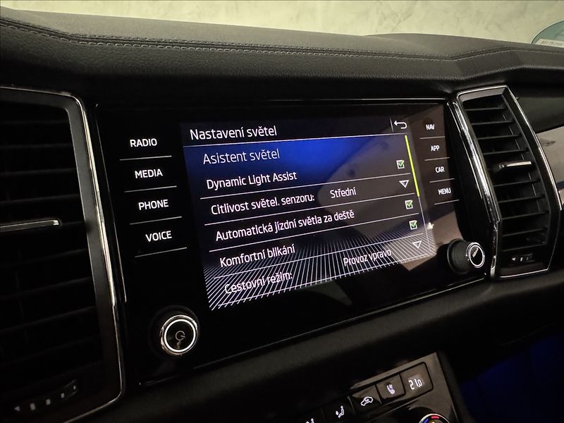 Škoda Kodiaq 2,0 TDi  DSG L&K LED Virtual A - fotka 31 z 45