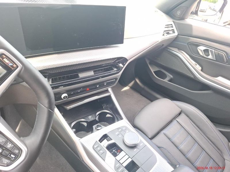 BMW Řada 3 330d xDrive Touring - fotka 11 z 22