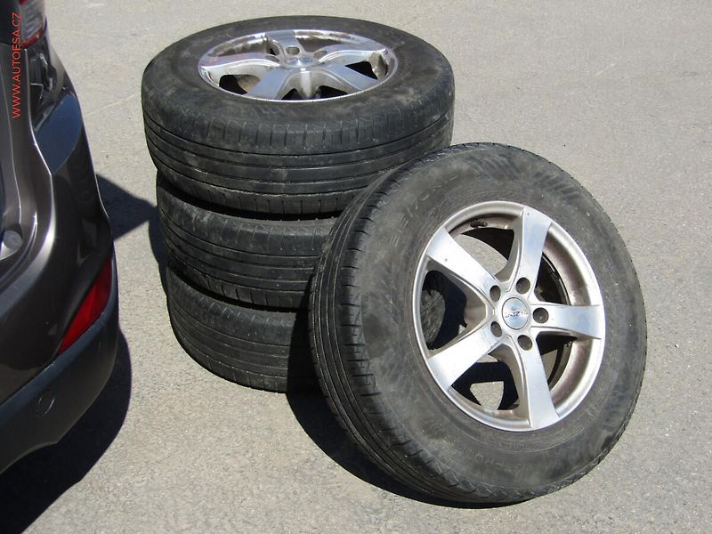 Hyundai ix35 (2011) 1.6 GDi, ČR, AC, tažné - fotka 17 z 17