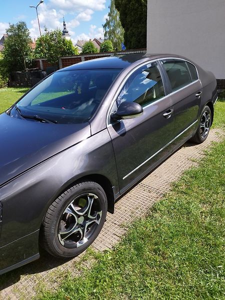 Volkswagen Passat (2005) - fotka 2 z 23
