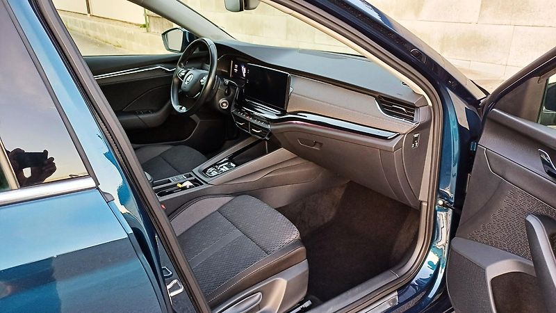 Škoda Octavia TDI 110kW DSG 4x4-1.maj-ČR-TZ- - fotka 12 z 50