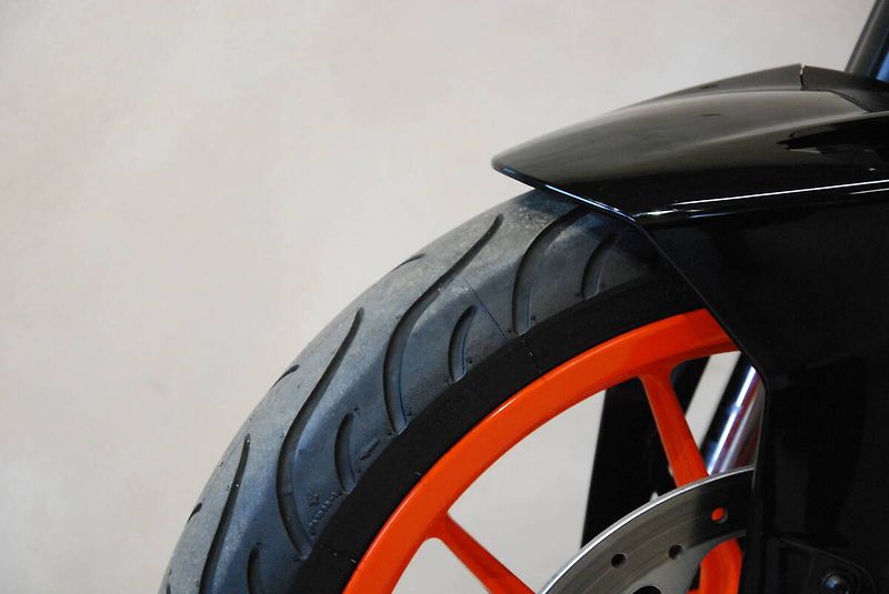 KTM 390 Duke (2019) Duke 390 - 7912 km, hezký stav - fotka 17 z 20