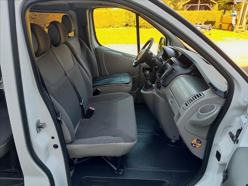 Opel Vivaro 2.0 CDTI  9.MÍST - fotka 26 z 44