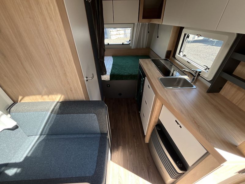 Knaus (2027) Sport 420 QD - fotka 12 z 19