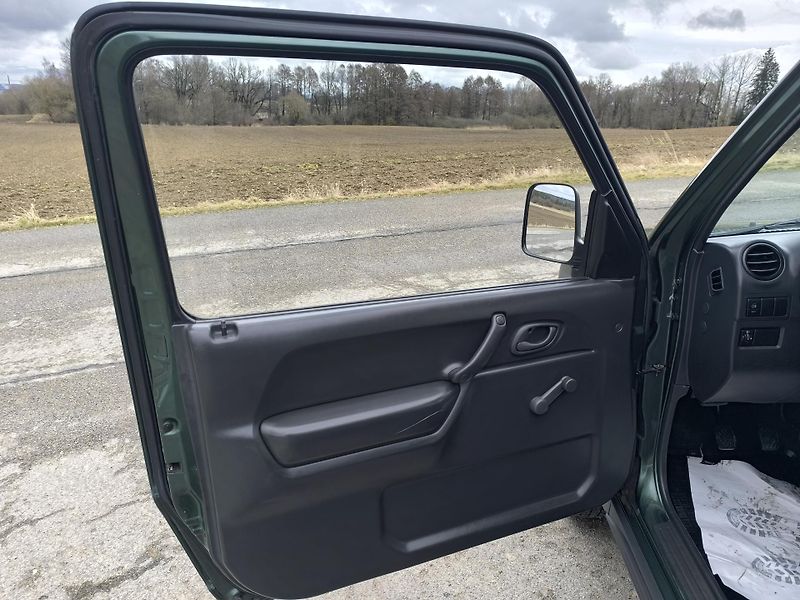 Suzuki Jimny (2011) 1.3 4x4 DOLOŽENÉ KM,SERVISNÍ K - fotka 9 z 29