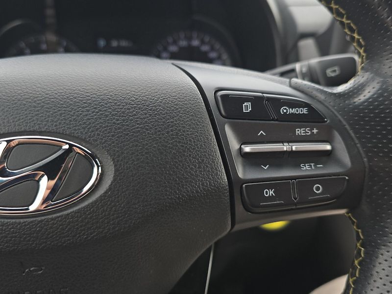 Hyundai Kona (2018) Style Premium 1.6T-GDi A/T 4x4 - fotka 13 z 30