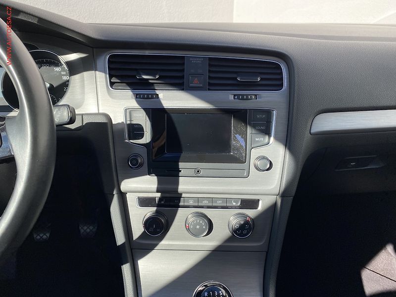 Volkswagen Golf (2013) 1.2 TSi VII, Comfortline - fotka 12 z 17