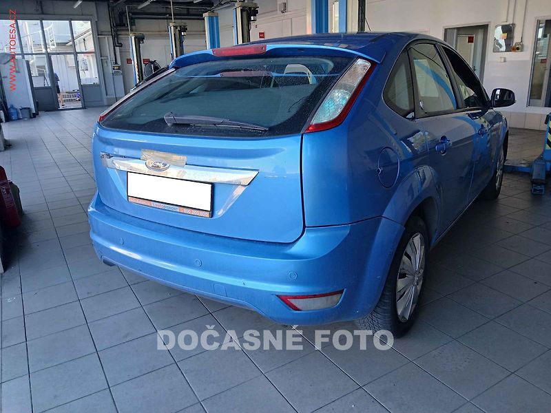 Ford Focus (2008) 2.0 TDCi, Ghia, temp - fotka 2 z 3